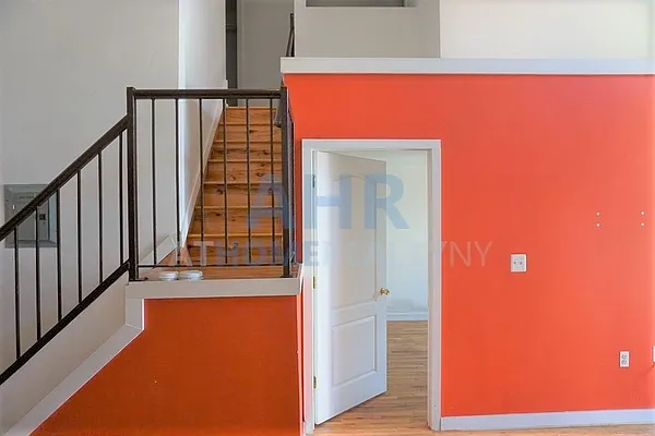 Rented by EXR | media 21