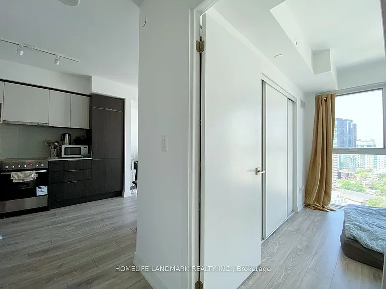 159 Wellesley St E #2010 — Photo 12
