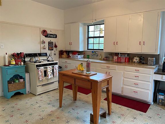 2nd image of 5201 Claremont St #2