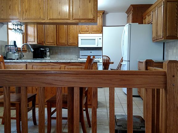 4th image of 5001 Foxcroft Dr