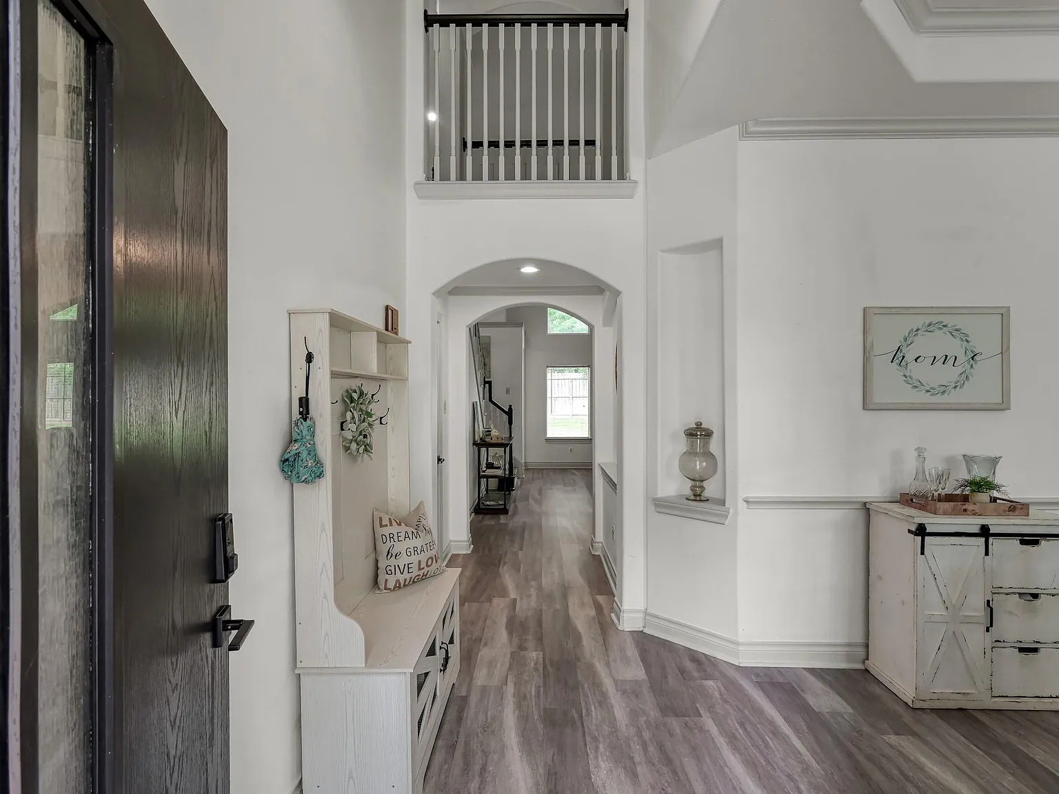 4 bed, 2.5 bath, 2257 sqft, $2,500 — Photo 3