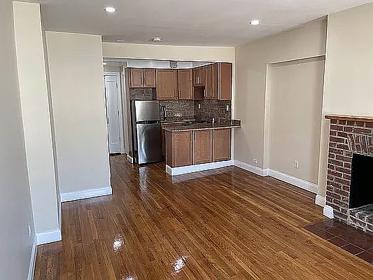 2nd image of 246 W 20th St APT 4A