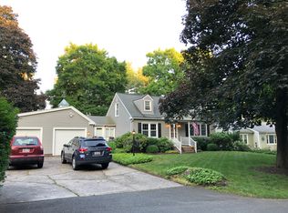 9 Skinner Ln, South Hadley, MA 01075