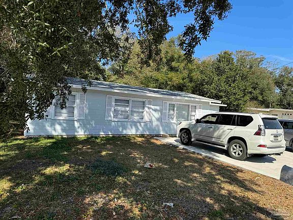 3rd image of 272 Airport Blvd