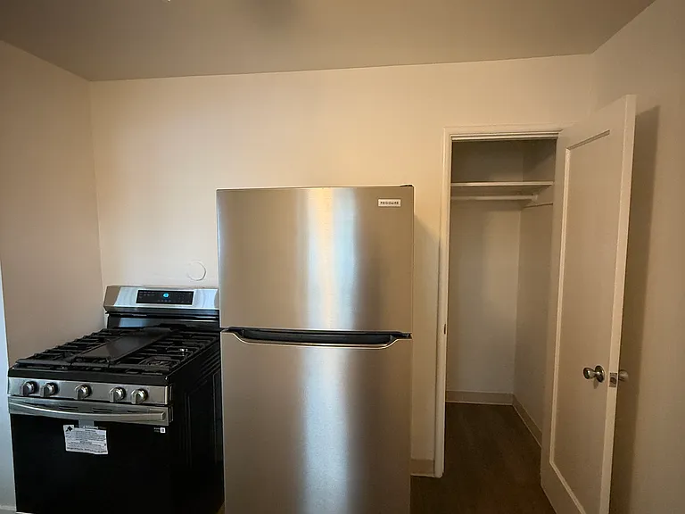 675 Johanna Ave #2 — Photo 4