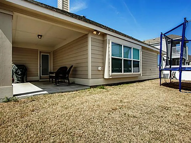 8928 Manana St — Photo 23
