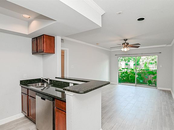 5th image of 4515 Briar Hollow Pl APT 112