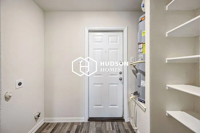 1415 S Austin St — Photo 13
