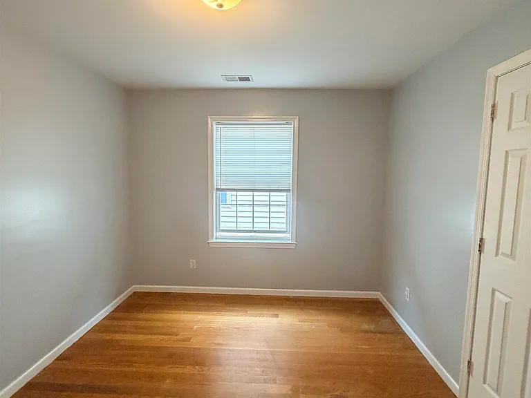 143 W 1st St #2 — Photo 9