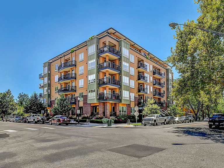 323 W Jefferson #503 — Photo 3