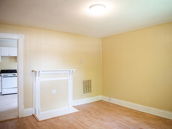 5th image of 1723 Seifried St