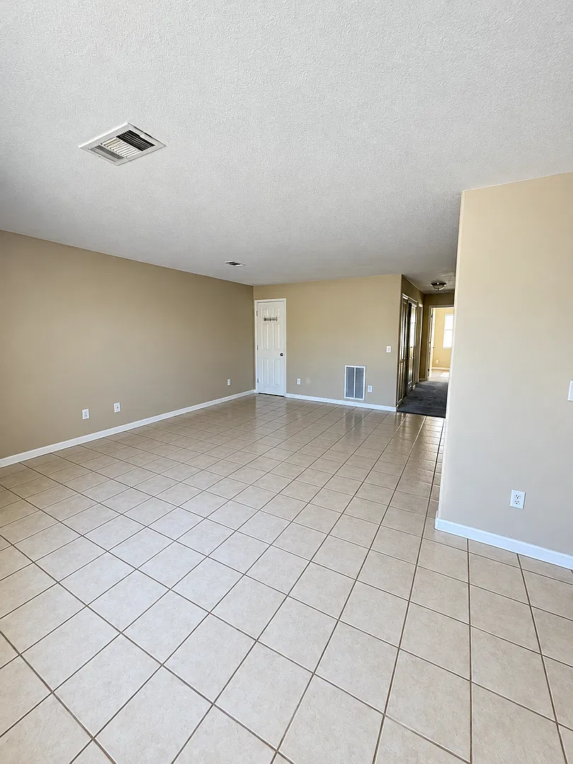 10320 Birmingham Way #3 - Rancho Cordova — Photo 4