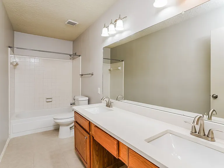 8310 Woodland Willows Dr — Photo 16