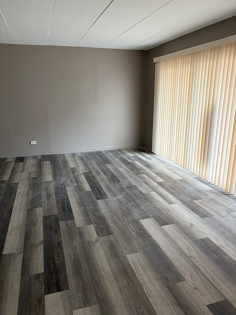 2 bed, 950 sqft, $1,500 — Photo 3