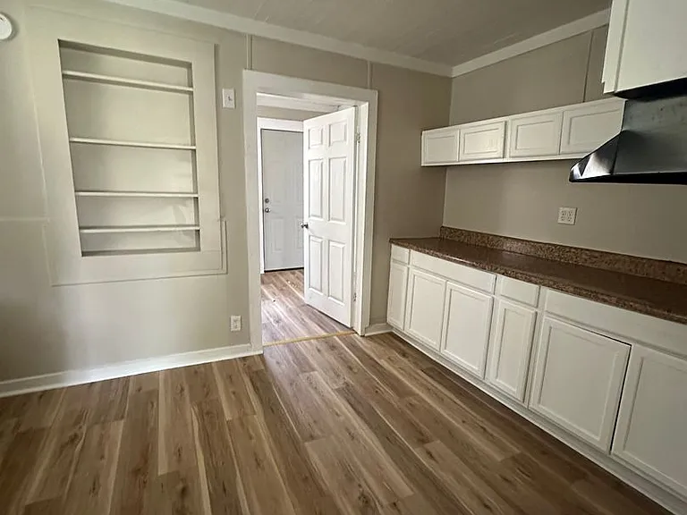 146 Wilson St — Photo 4