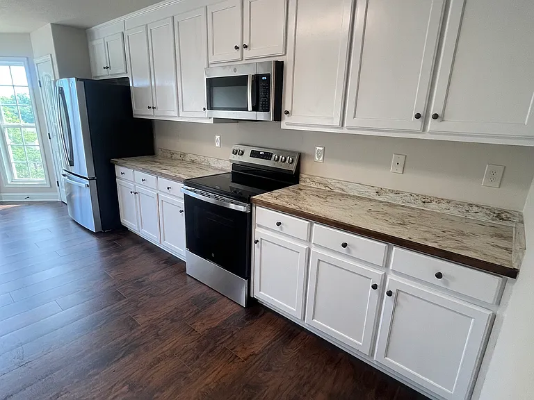 41 Colonial Ct — Photo 3