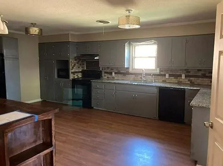 2201 Crescent Dr — Photo 15