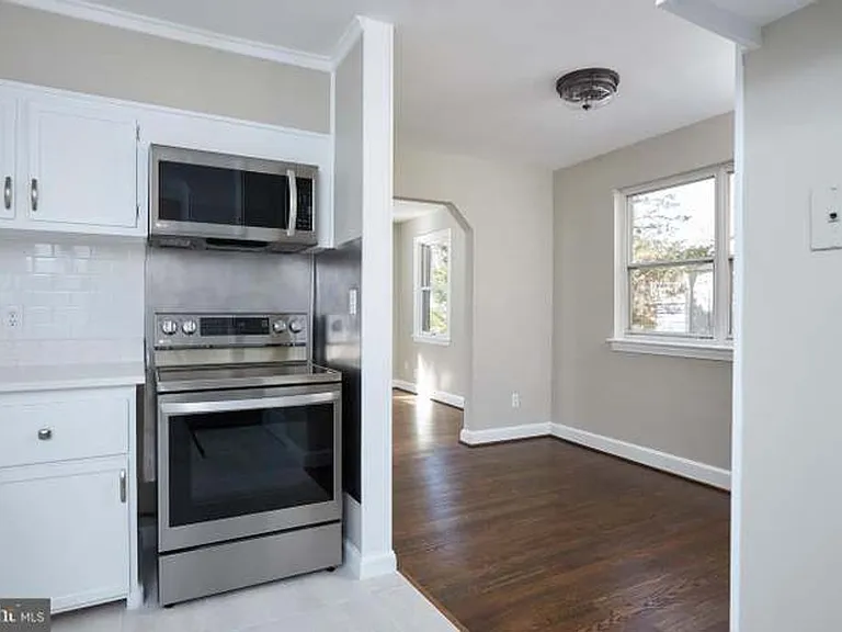 221 Dale Dr — Photo 12