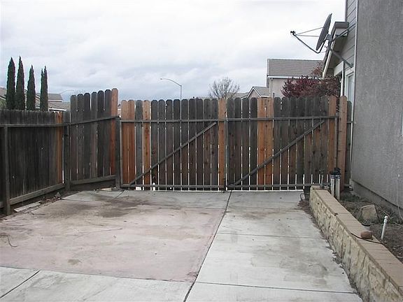 5th image of 3501 Catalina Way