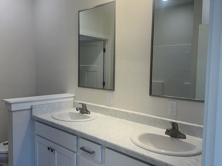 1101 Emerald Cv — Photo 5