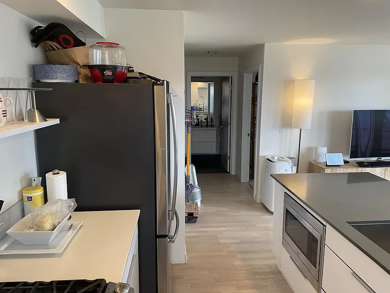 515 Summit Ave E #404 — Photo 6
