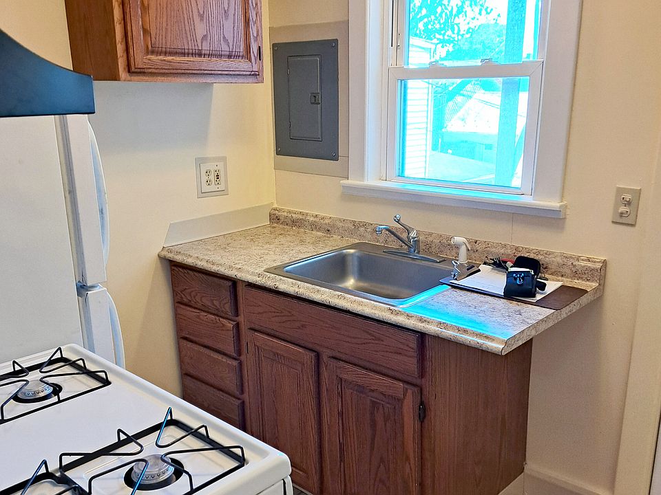 1st image of 69 W Main St APT 4