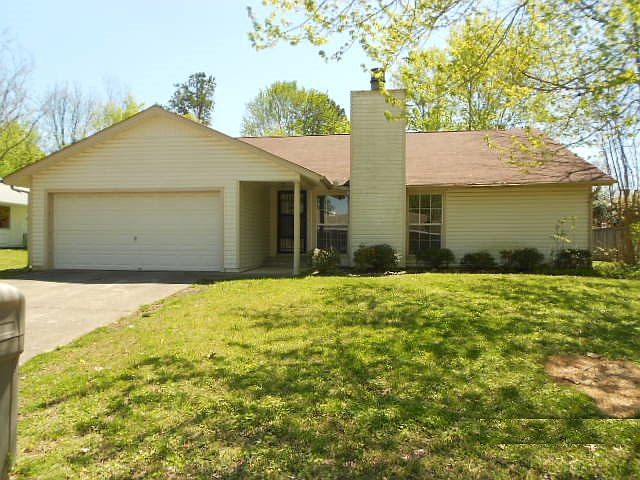 1st image of 2004 E Tuliptree Dr SE