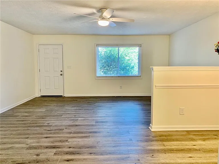 322 Powder Springs St — Photo 2