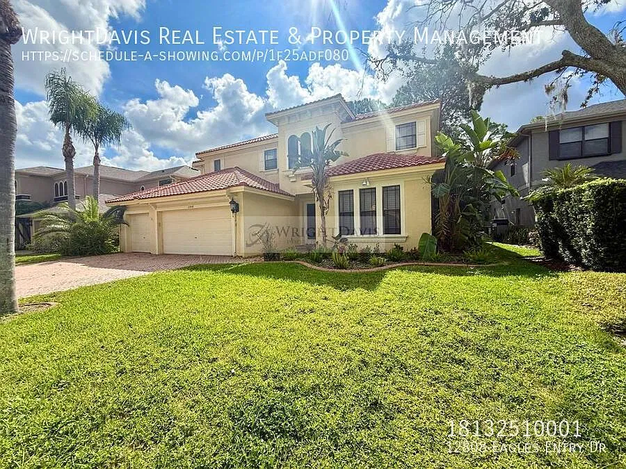 Stunning 4/3.5 pool home in Odessa! — Photo 2