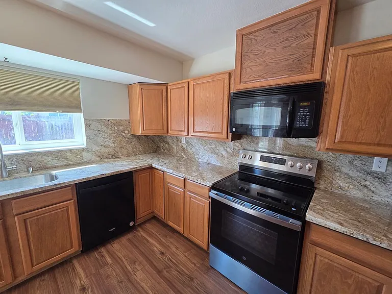 616 Placer Ln — Photo 21