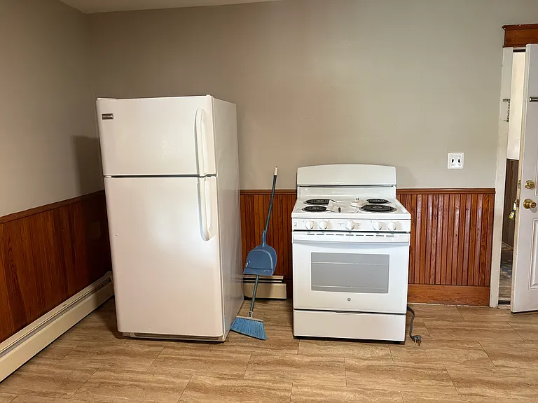 138 Benton Ave #5 — Photo 3