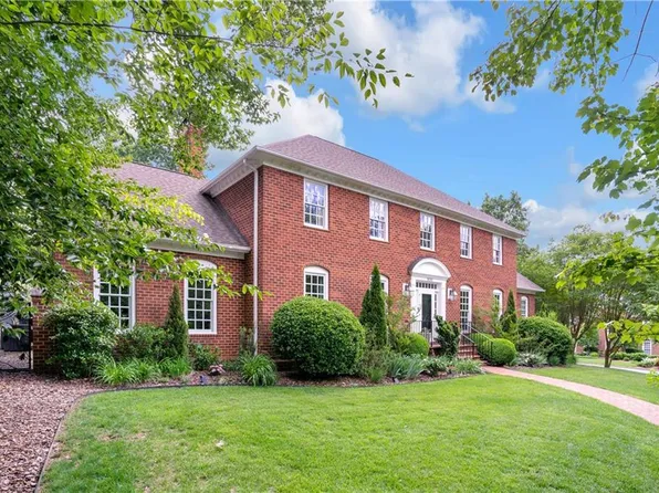 900 McDowell Dr, Greensboro, NC 27408