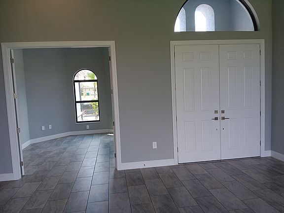 5th image of 1810 NW 26th St