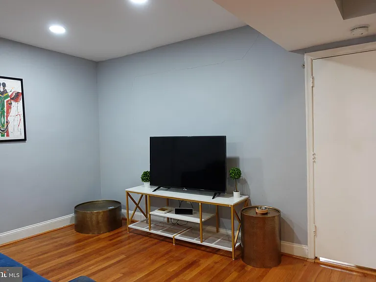 1228 18th St NE — Photo 7