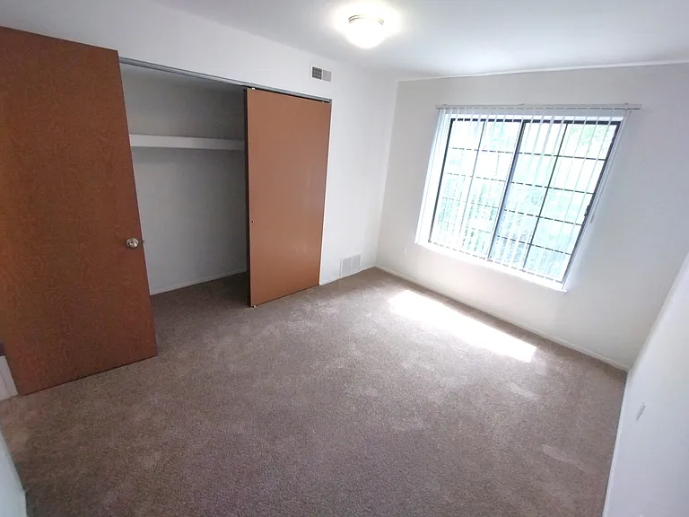 Charter Oaks Apartments — Photo 142