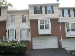 503 Newport Dr, Pittsburgh, PA 15235