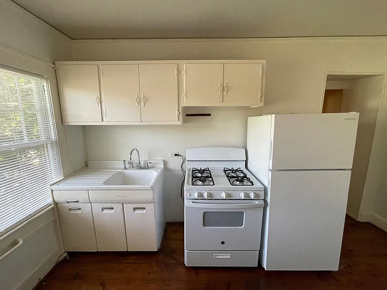 125 7th Ave NE #D1 — Photo 9