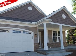 15 Bristol Ln, Rocky River, OH