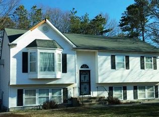 3 Teller Ave, Coram, NY 11727