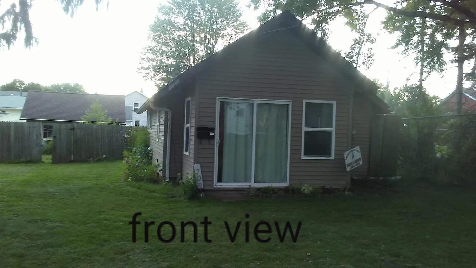 709 Bernard Ave SW photo 1