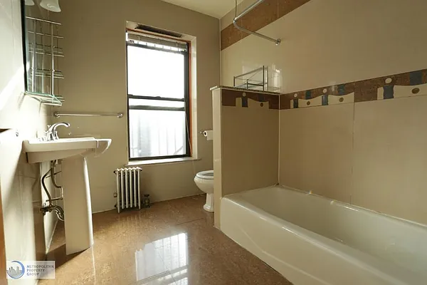 Rented by Metropolitan Property Group | media 27