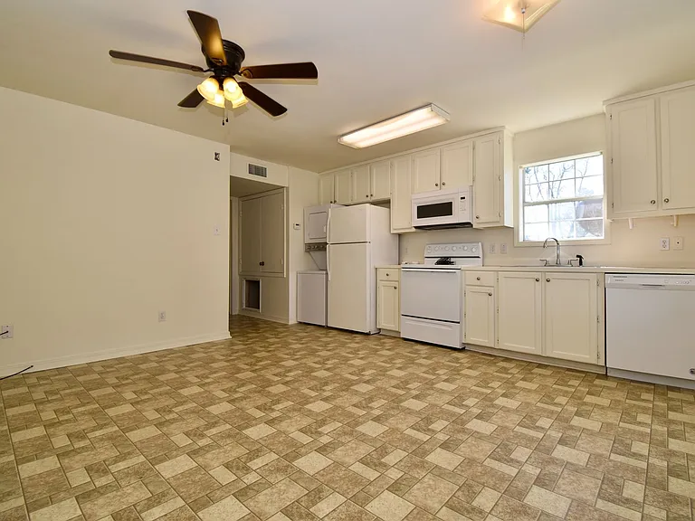 603 S Vienna St — Photo 2