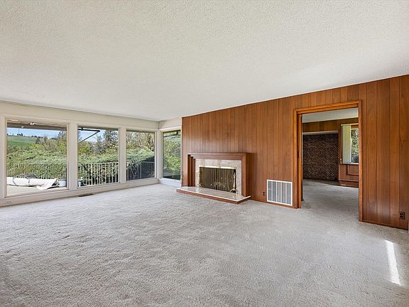 5th image of 608 S G St