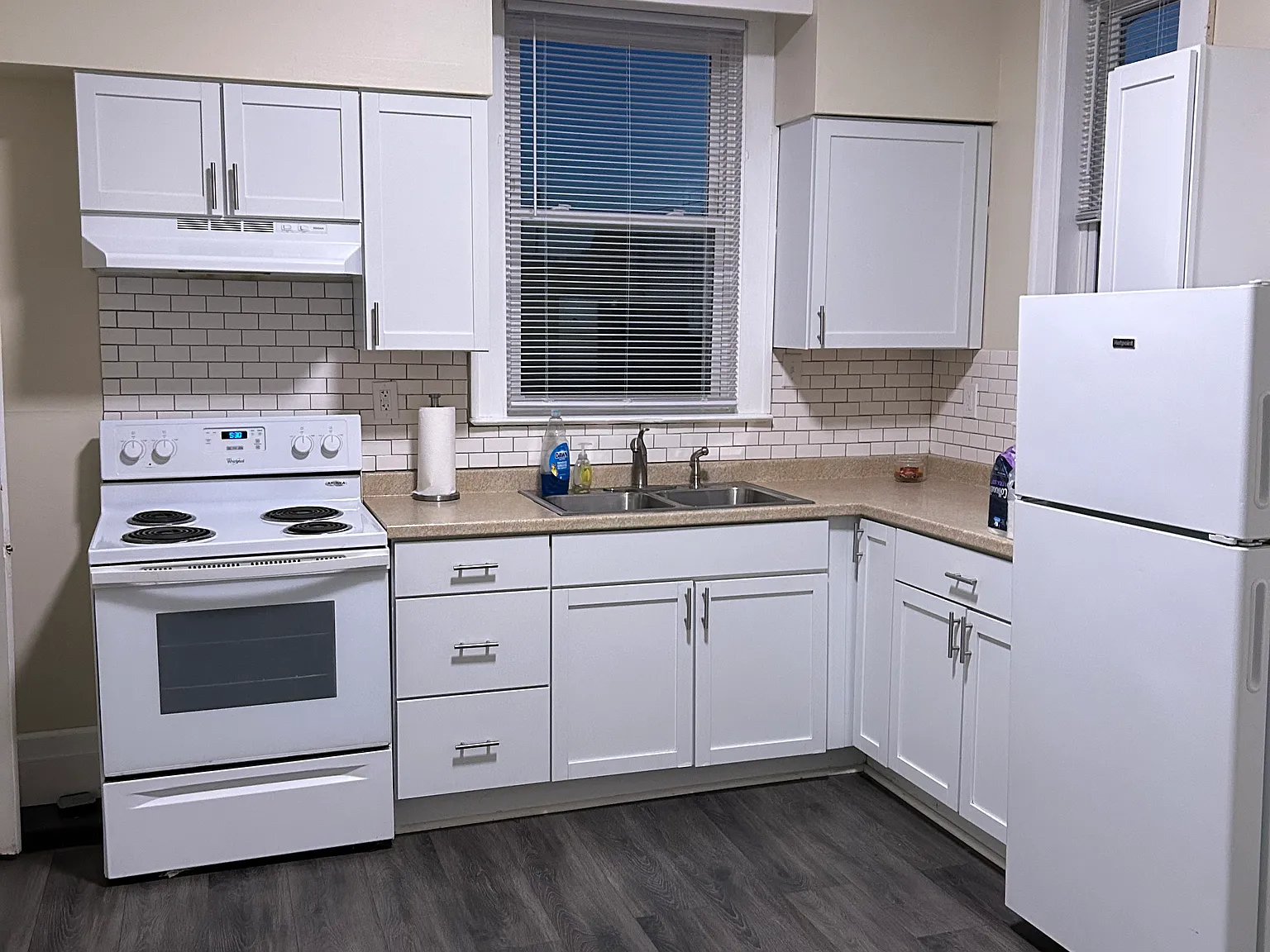 3 bed, 1.5 bath, 1160 sqft, $1,050 — Photo 3