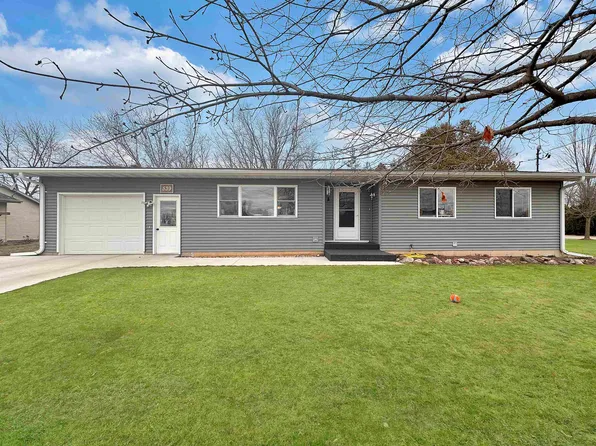 539 E Foelker St, Gillett, WI 54124