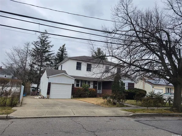 2054 Grove Street, North Baldwin, NY 11510