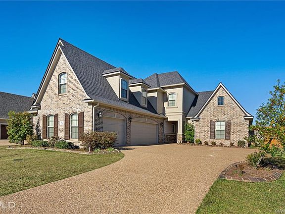 2nd image of 641 Dumaine Dr