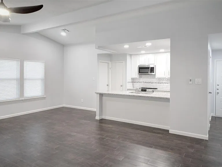 28 E Brookberry Ct — Photo 3