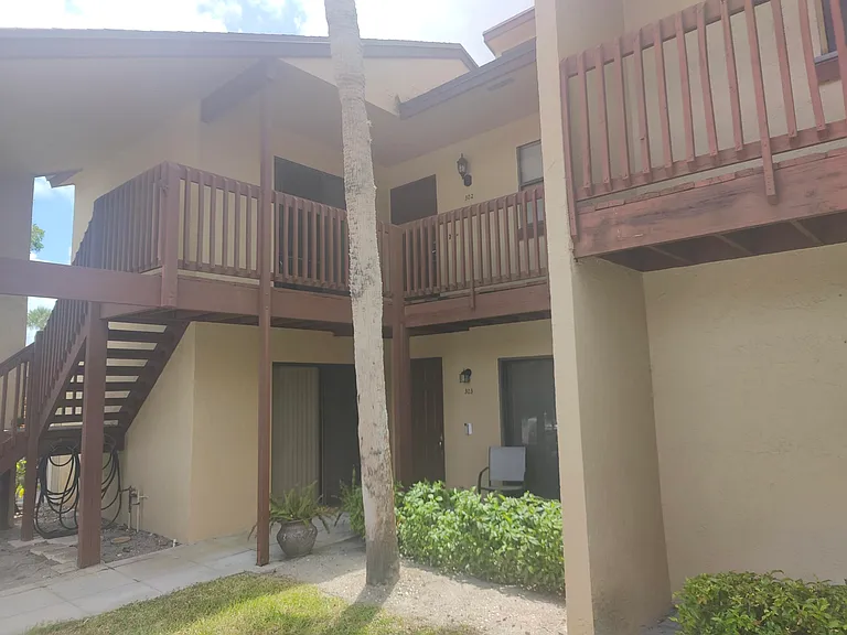 302 Lakeview Dr E #302 — Photo 37