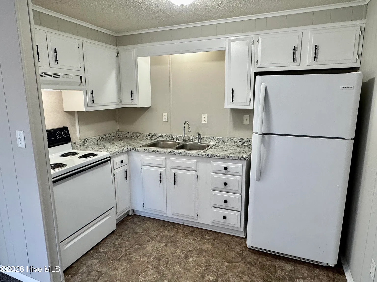 1 bed, 1.0 bath, $700 — Photo 2